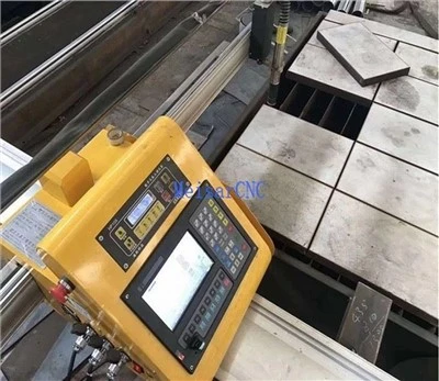 Macchina da taglio al plasma con profilo CNC